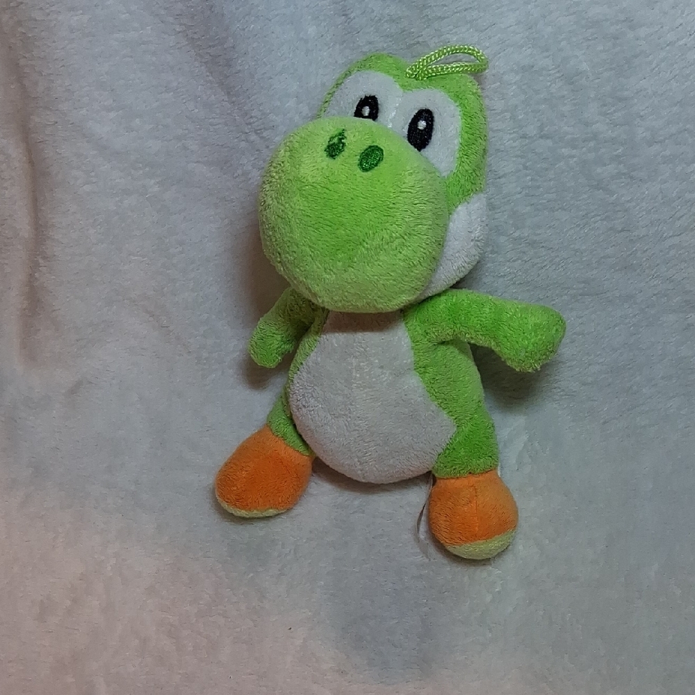 Super Nintendo 2018 Yoshi Plush Toy